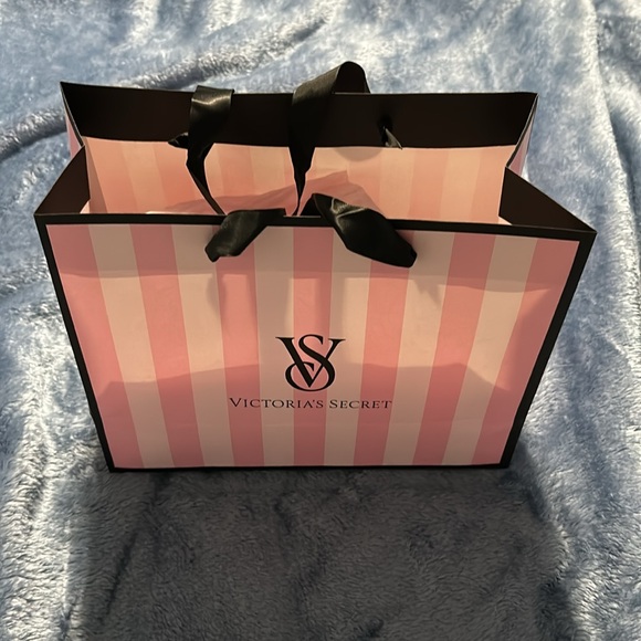 Victoria secret corset with red roses 🌹 - Picture 7 of 7